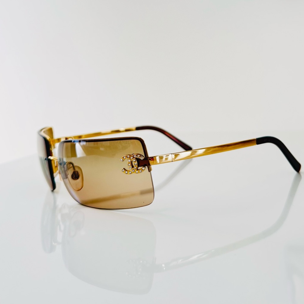 LIKE NEW✨ CHANEL RARE RIMLESS 4104-B Swarovski gold brown sunglasses - Picture 11 of 15